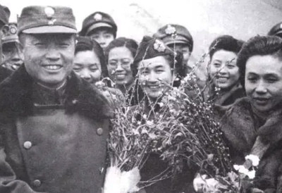 诺奖得主杨振宁回大陆的背后，藏着蒋介石的凉薄