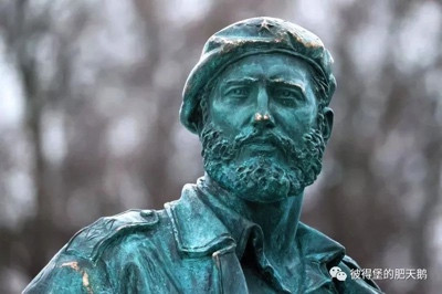 伟大的共产主义战士卡斯特罗的纪念雕像在莫斯科揭幕，普京发表重要讲话